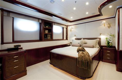 noble house yacht charter